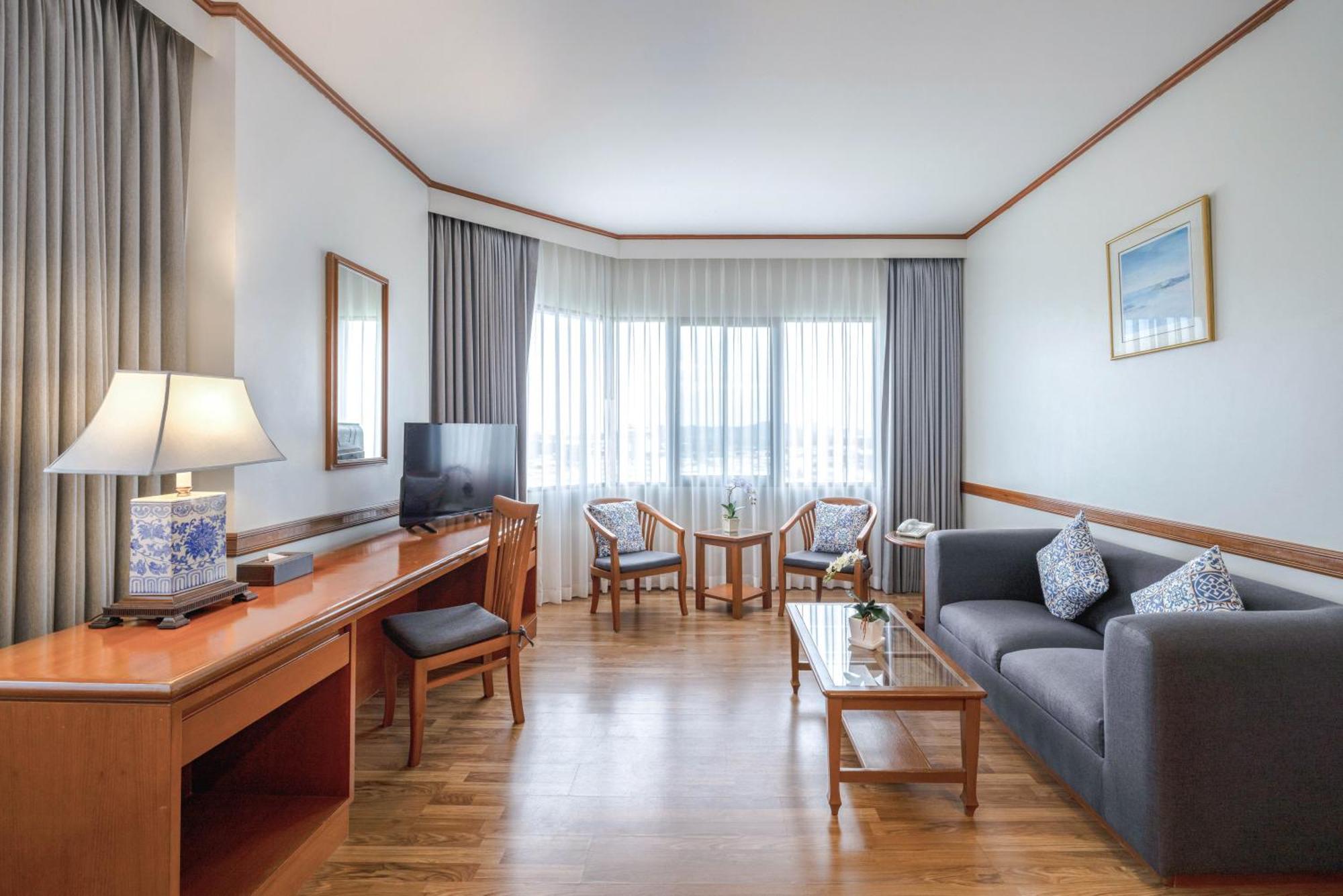 Royal Hotel